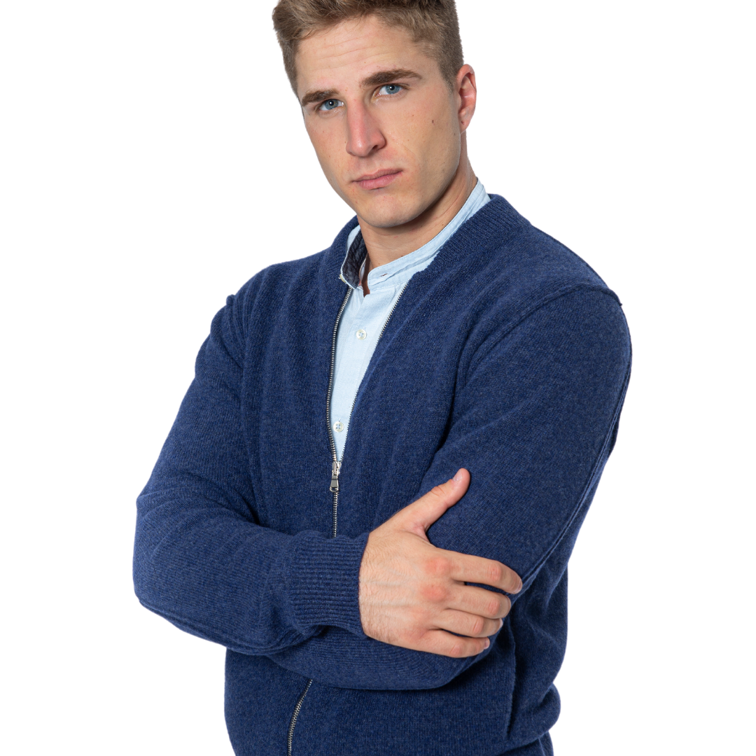 Un capo esclusivo che diventerà sicuramente il pezzo forte del tuo guardaroba, per un outfit sempre al top, anche nelle giornate più fredde.