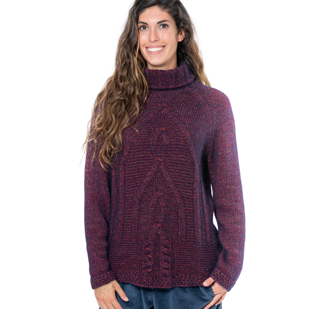 Un maglione che unisce eleganza, comfort e funzionalità, perfetto per affrontare con stile e calore le stagioni più fredde.
