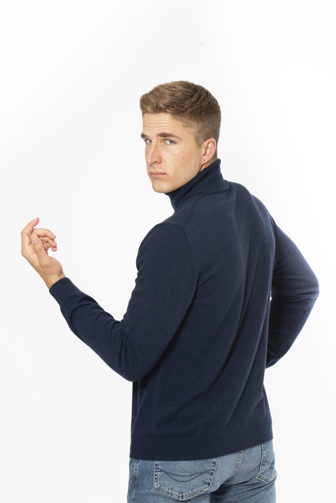 Cyclist turtleneck in 100% Blue Cashmere