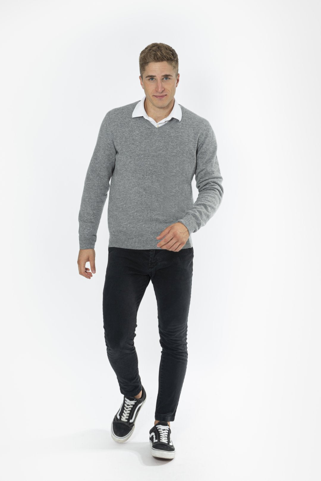 V-neck sweater in 100% Gray Cashmere